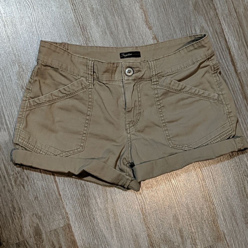 Supplies shorts khaki size 6